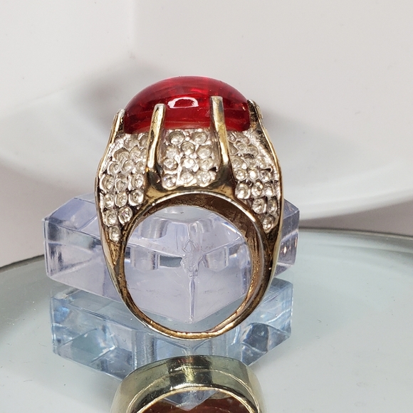 Incredible Oversized Vintage KENNETH LANE Ruby Jeweled Ring - Picture 5 of 7